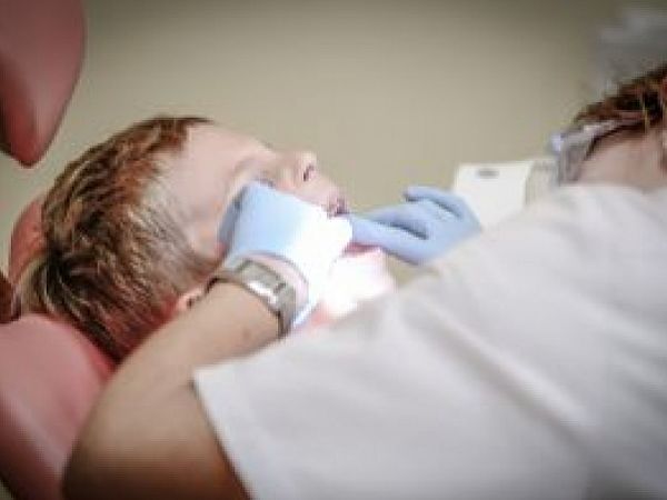 Квалифицированная помощь от стоматологов клиники Надежда