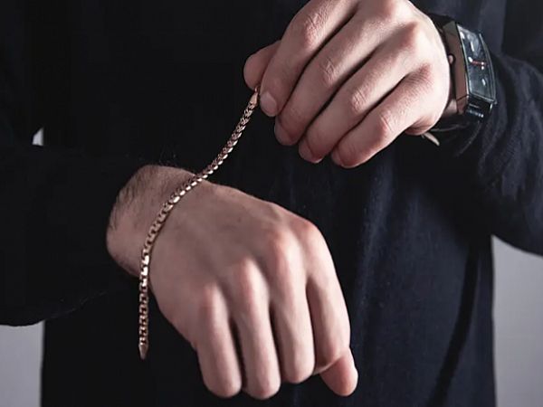 Серебряный браслет: на какой руке носить мужчине